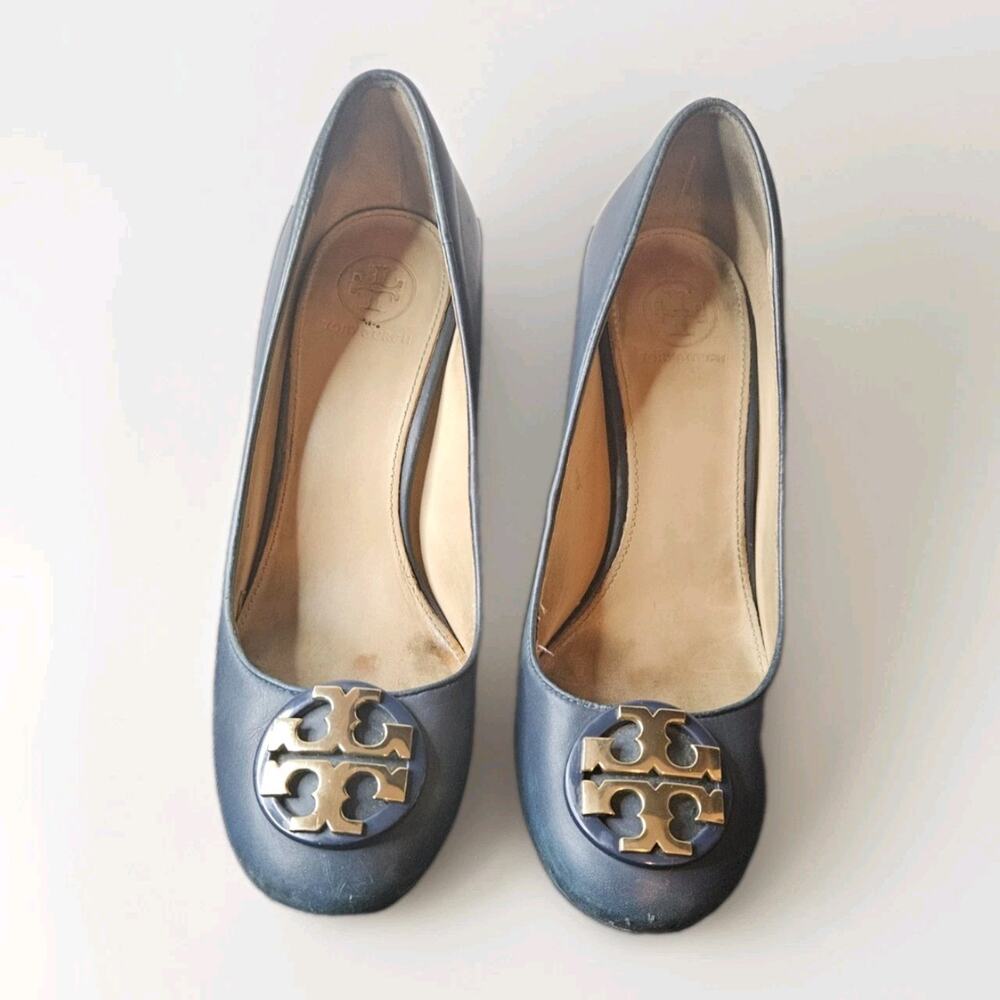 Women's Tory Burch JANEY Leather Block Heel Pumps Size 6.5 Navy 50MM - Picture 2 of 7